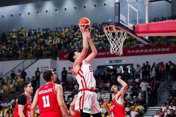 星空体育官方入口-热身赛：中国男篮6人上双险胜FMP 王俊杰18+14+11前板徐昕10+8